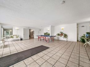 960 Shorepoint Court 214, Alameda CA 94501