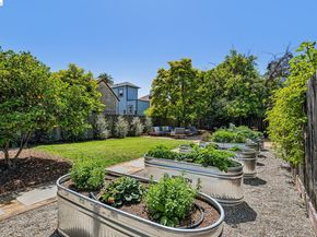 6521 Dover St, Berkeley CA 94703