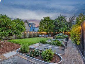 6521 Dover St, Berkeley CA 94703