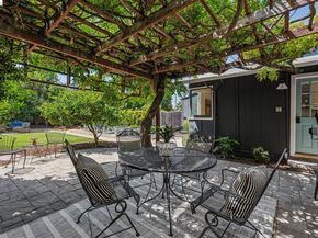 6521 Dover St, Berkeley CA 94703