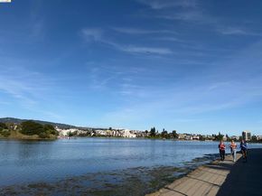 151 Lakeside Dr. 110, Oakland CA 94612