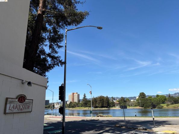 151 Lakeside Dr. 110, Oakland CA 94612