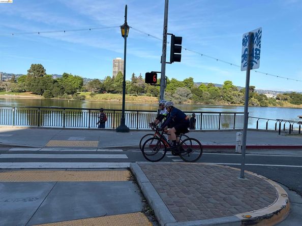 151 Lakeside Dr. 110, Oakland CA 94612