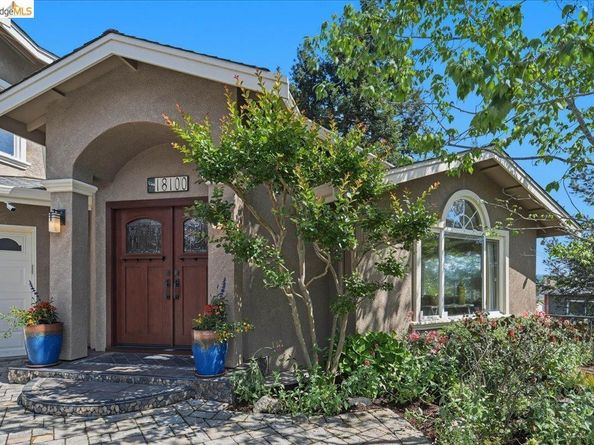 18100 De Souza Pl, Castro Valley CA 94546
