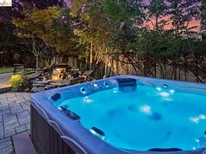 18100 De Souza Pl, Castro Valley CA 94546