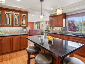 18100 De Souza Pl, Castro Valley CA 94546