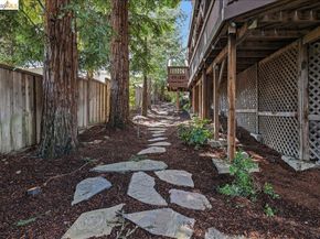 18100 De Souza Pl, Castro Valley CA 94546