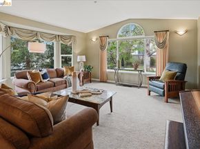 18100 De Souza Pl, Castro Valley CA 94546