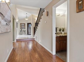 18100 De Souza Pl, Castro Valley CA 94546