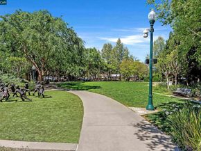 402 Chupcan Pl, Clayton CA 94517