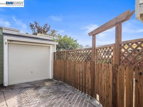 2924 Morcom Ave, Oakland CA 94619