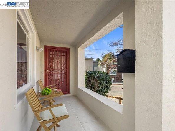 2924 Morcom Ave, Oakland CA 94619