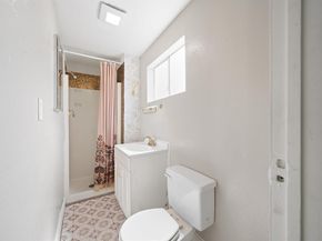 2735 E 11Th St, Oakland CA 94601
