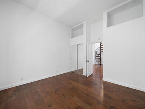 2735 E 11Th St, Oakland CA 94601