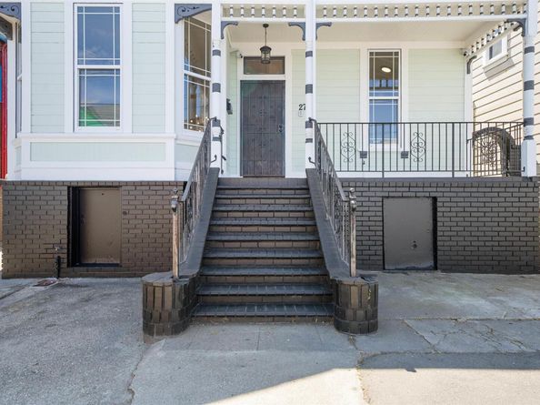 2735 E 11Th St, Oakland CA 94601