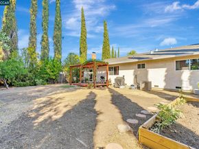 1219 Saint Elizabeth Ct, Concord CA 94518