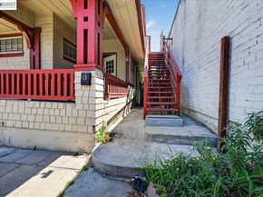 950 Loomis Ct, Oakland CA 94606