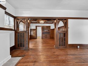 950 Loomis Ct, Oakland CA 94606