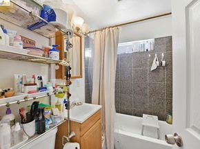 5936 Martin Luther King Jr Way, Oakland CA 94609