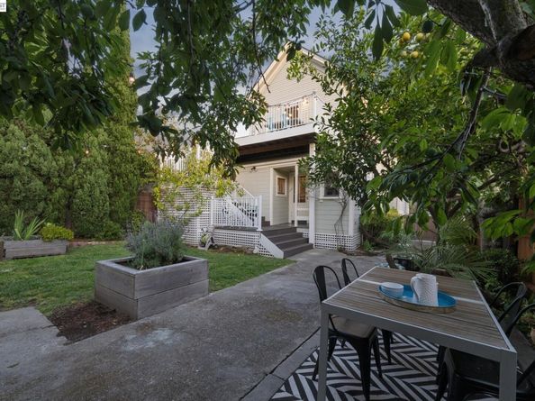 758 A Alcatraz Avenue, Oakland CA 94609