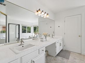 242 El Pueblo Pl, Clayton CA 94517