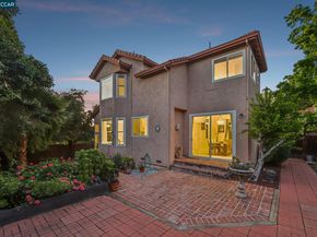 242 El Pueblo Pl, Clayton CA 94517
