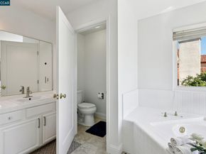 242 El Pueblo Pl, Clayton CA 94517