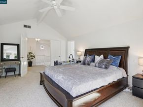242 El Pueblo Pl, Clayton CA 94517