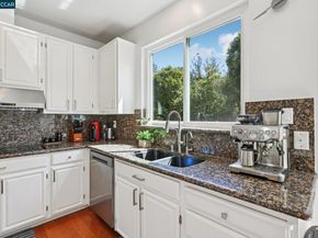 242 El Pueblo Pl, Clayton CA 94517