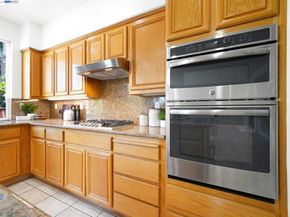 11 Meadows Ct, Fremont CA 94539