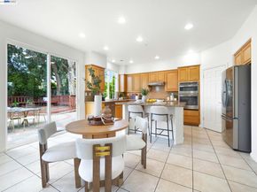 11 Meadows Ct, Fremont CA 94539