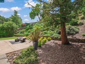 425 Roanoke Dr, Martinez CA 94553
