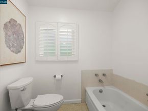 425 Roanoke Dr, Martinez CA 94553