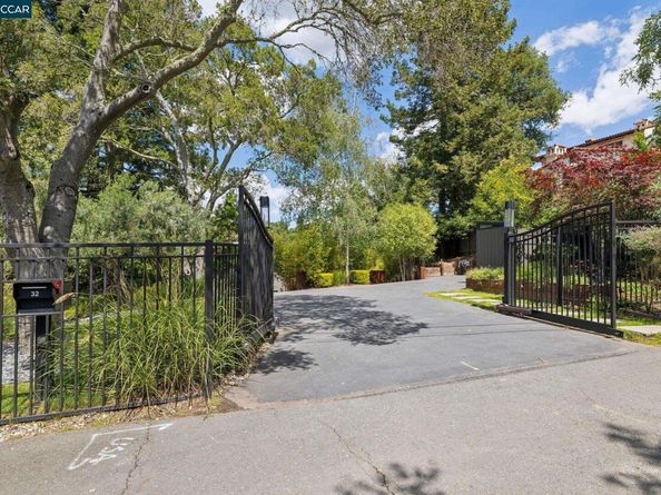 32 Los Dedos Road, Orinda CA 94563