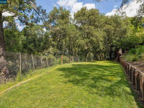 32 Los Dedos Road, Orinda CA 94563