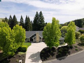 7 Crockett Drive, Moraga CA 94556