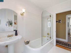 1225 Ulfinian Way, Martinez CA 94553