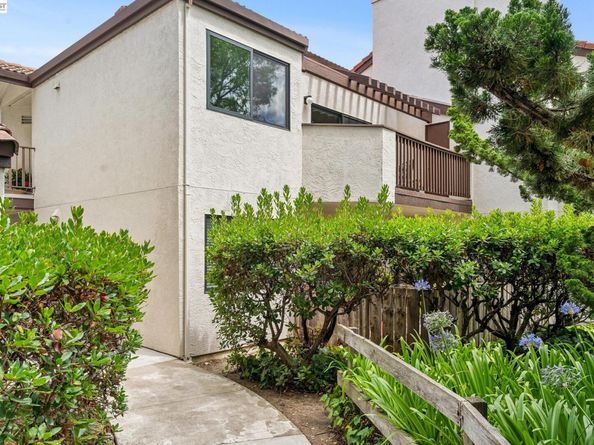 21062 Gary Dr 217, Hayward CA 94546