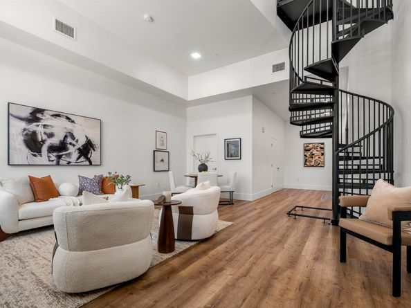 1545 32nd Street 101, Oakland CA 94608