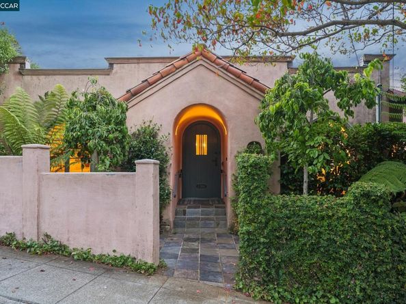 2388 Vine St, Berkeley CA 94708