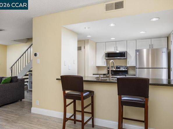 5468 Roundtree Pl P, Concord CA 94521