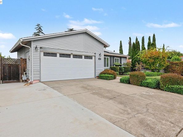 127 Catalpa Ct, Hercules CA 94547