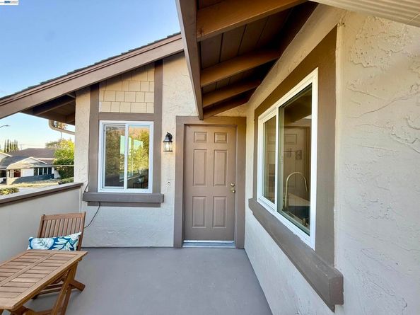 136 Hackamore Ln, Fremont CA 94539