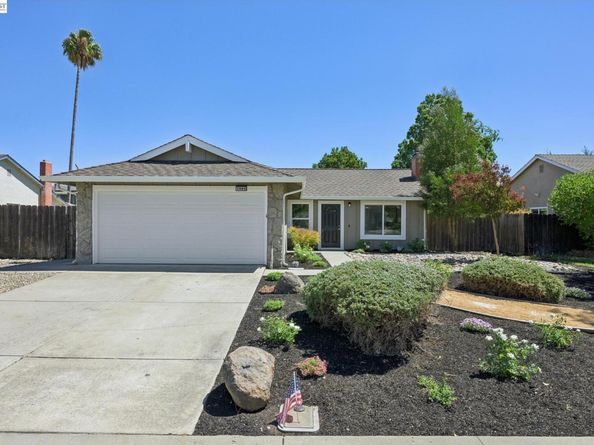 1665 Honeysuckle Rd, Livermore CA 94551