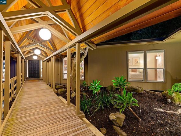 521 Tahos Rd, Orinda CA 94563