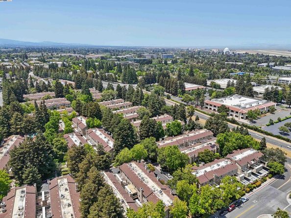963 La Mesa Ter H, Sunnyvale CA 94086