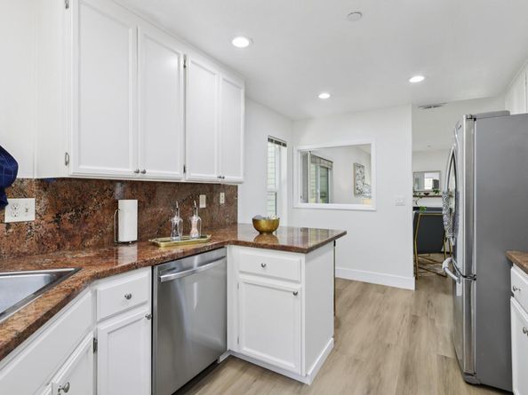 963 La Mesa Ter H, Sunnyvale CA 94086