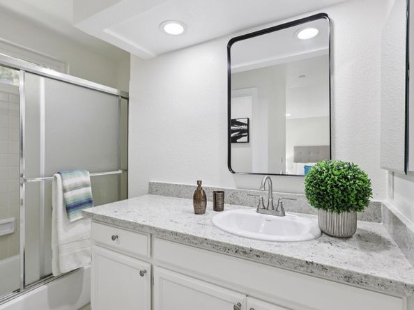 963 La Mesa Ter H, Sunnyvale CA 94086