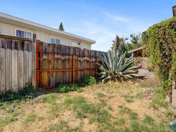 2713 Coolidge Ave, Oakland CA 94601