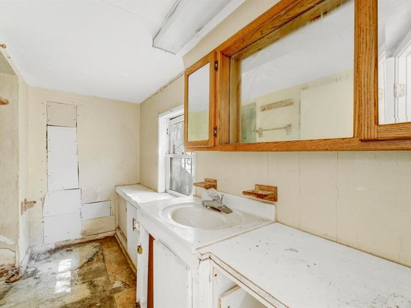 2713 Coolidge Ave, Oakland CA 94601
